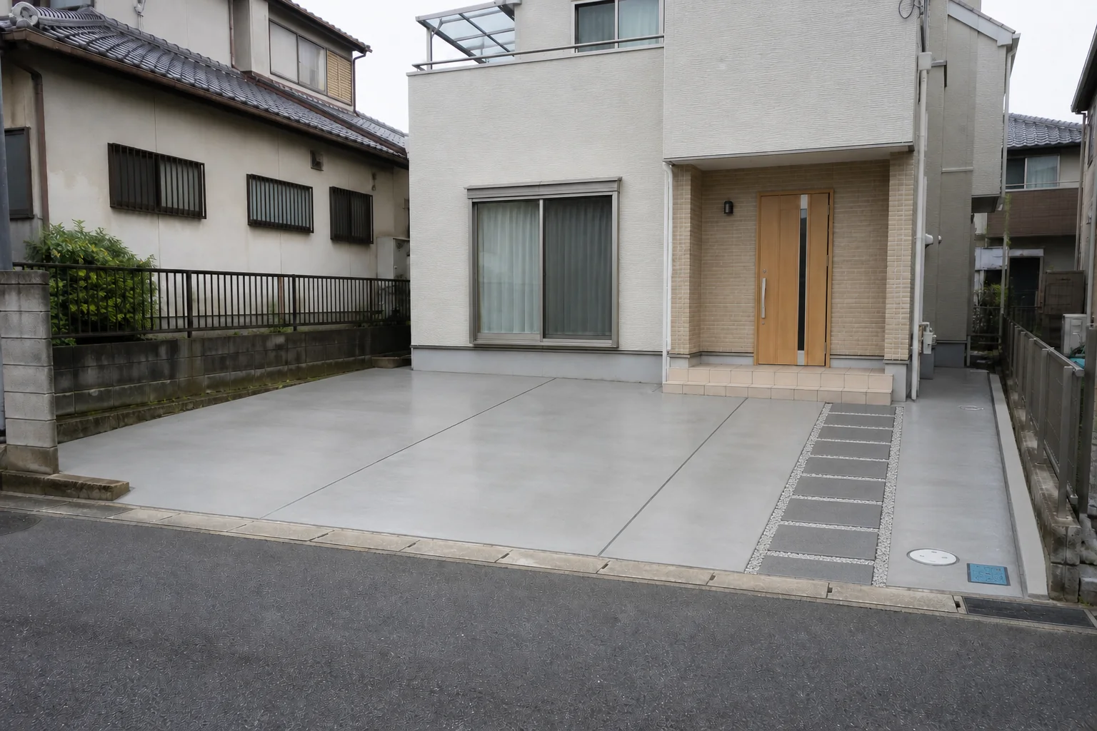 コンクリート駐車場の造成完了後